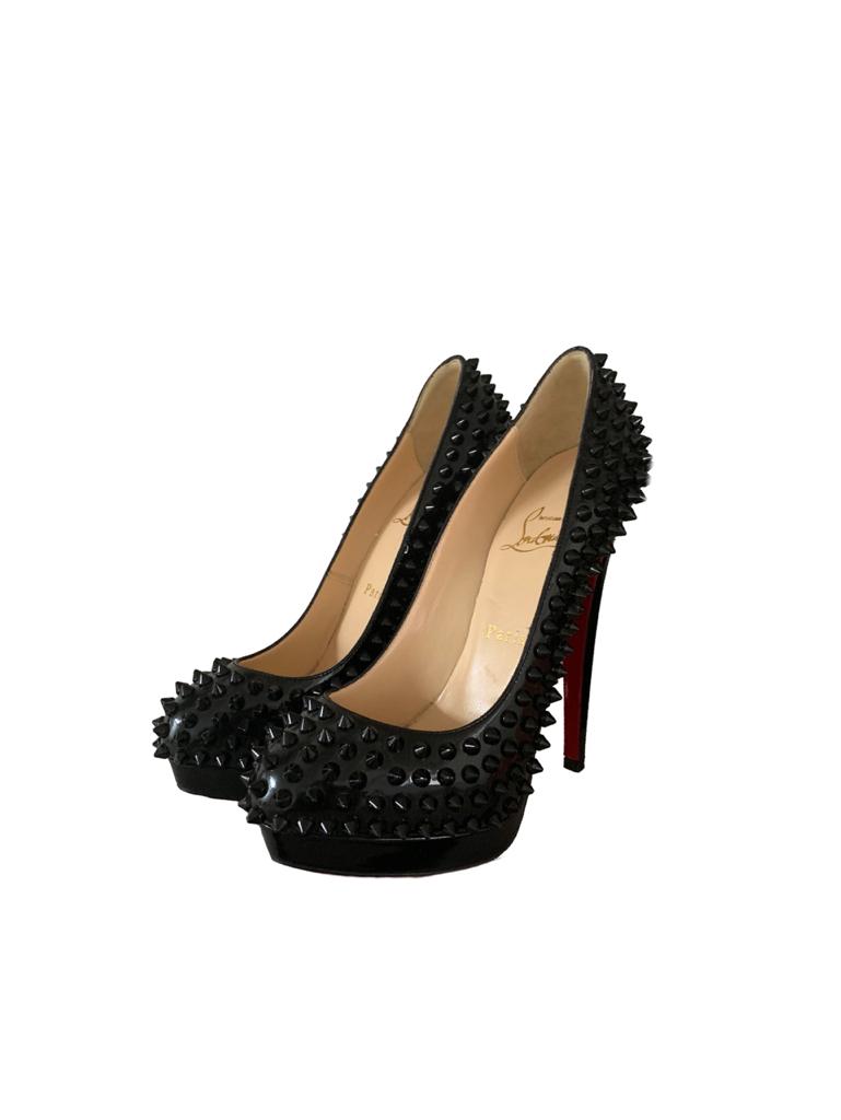 Scarpin Christian Louboutin Spikes Verniz Preto